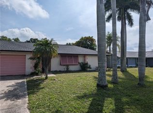 709 SE 10th Pl, Cape Coral, FL 33990