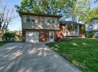 9200 Reeder Dr, Overland Park, KS 66214