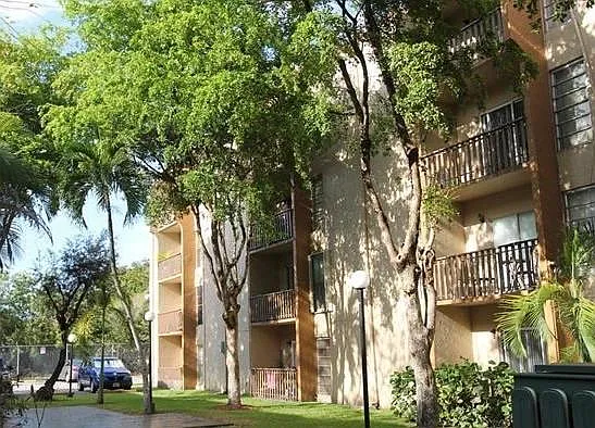 2 bed, 782 sqft, $2,200 — Photo 3