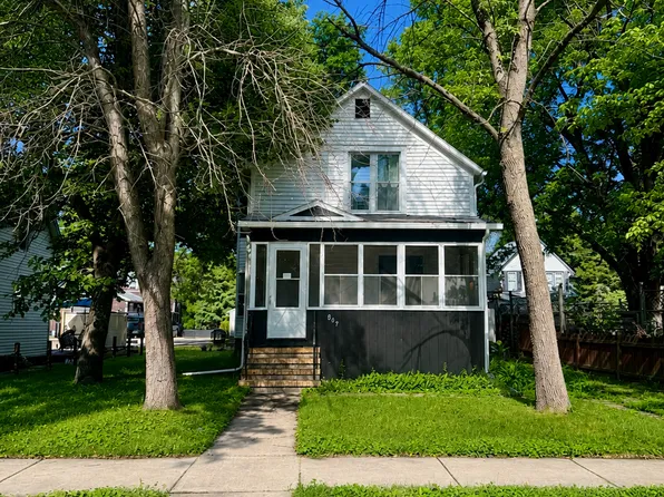 807 5th St S, Moorhead, MN 56560