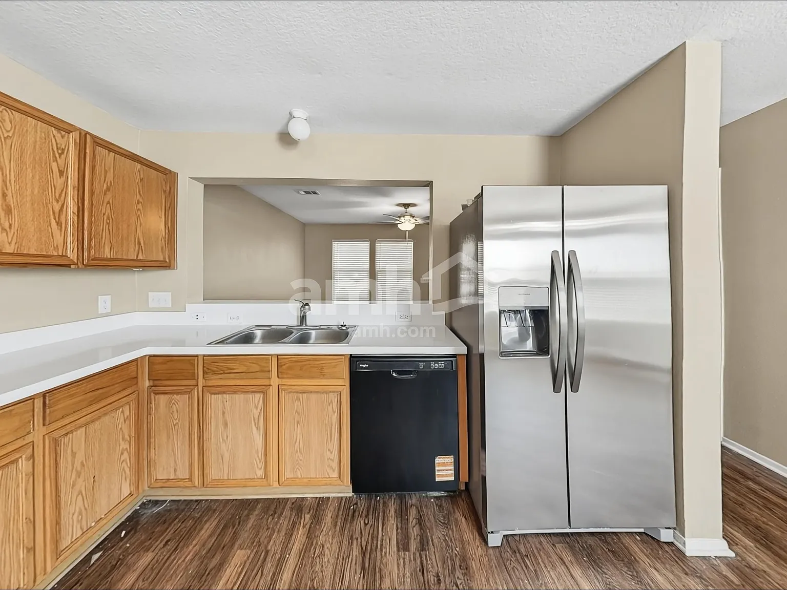 4 bed, 2.5 bath, 1702 sqft, $1,890 — Photo 3