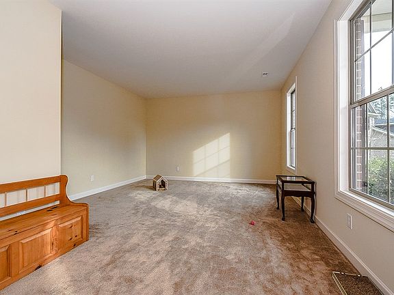 3rd image of 109 Saint Sophia Ct