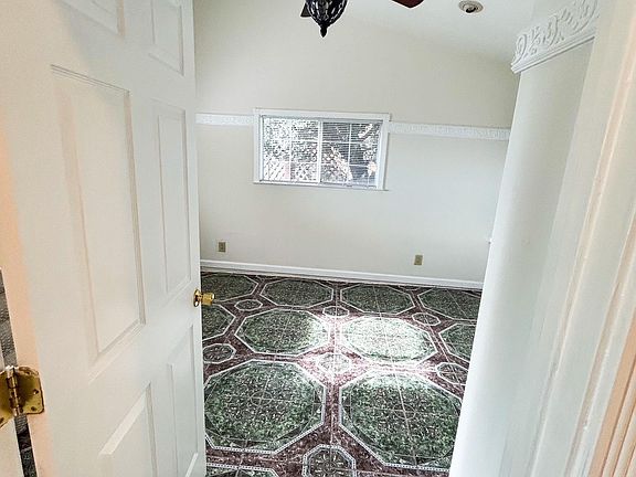 5th image of 7442B Hillmont Dr