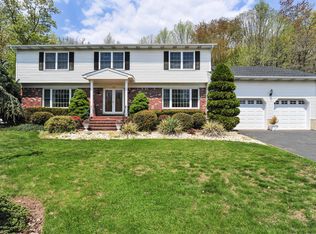 12 Timber Ln, Manalapan, NJ 07726