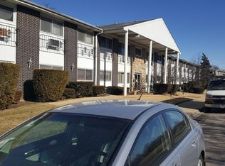 1312 Melrose Ave APT 100, Waukegan, IL 60085