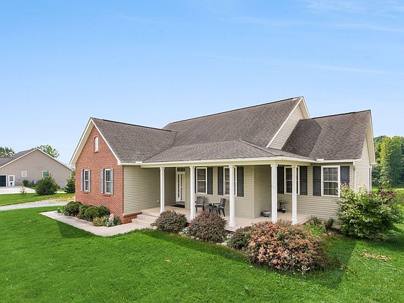 3rd image of 2710 Maple Leaf Ct