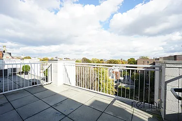 Rented by Rennit Inc.