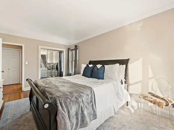 5730 Mosholu Avenue image 13 of 22