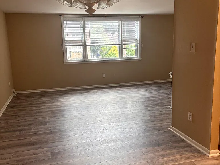 1730 Borbeck Ave #2F — Photo 10