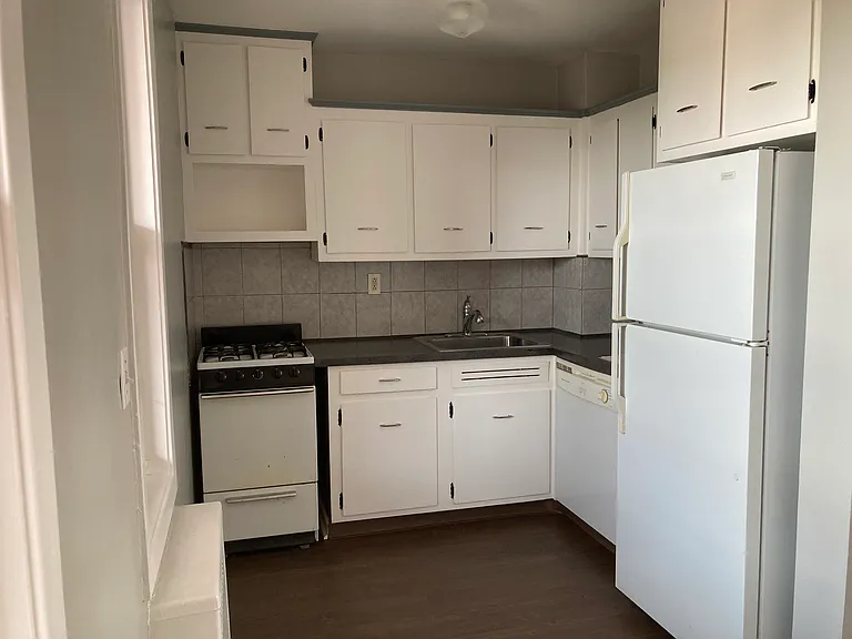 700 Summer St #9H — Photo 3