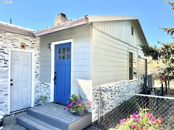 2702 May Ln, La Grande, OR 97850