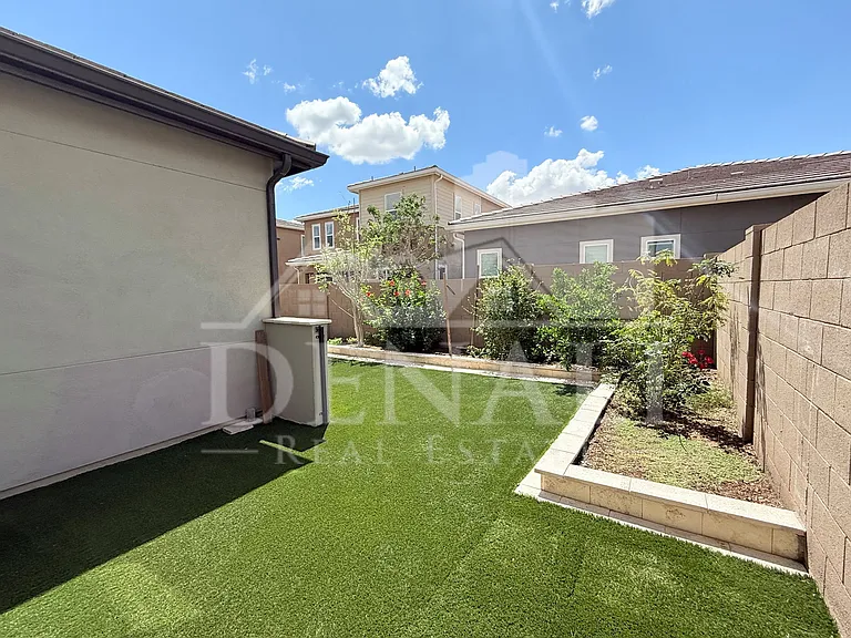 1729 W Myrna Ln — Photo 36