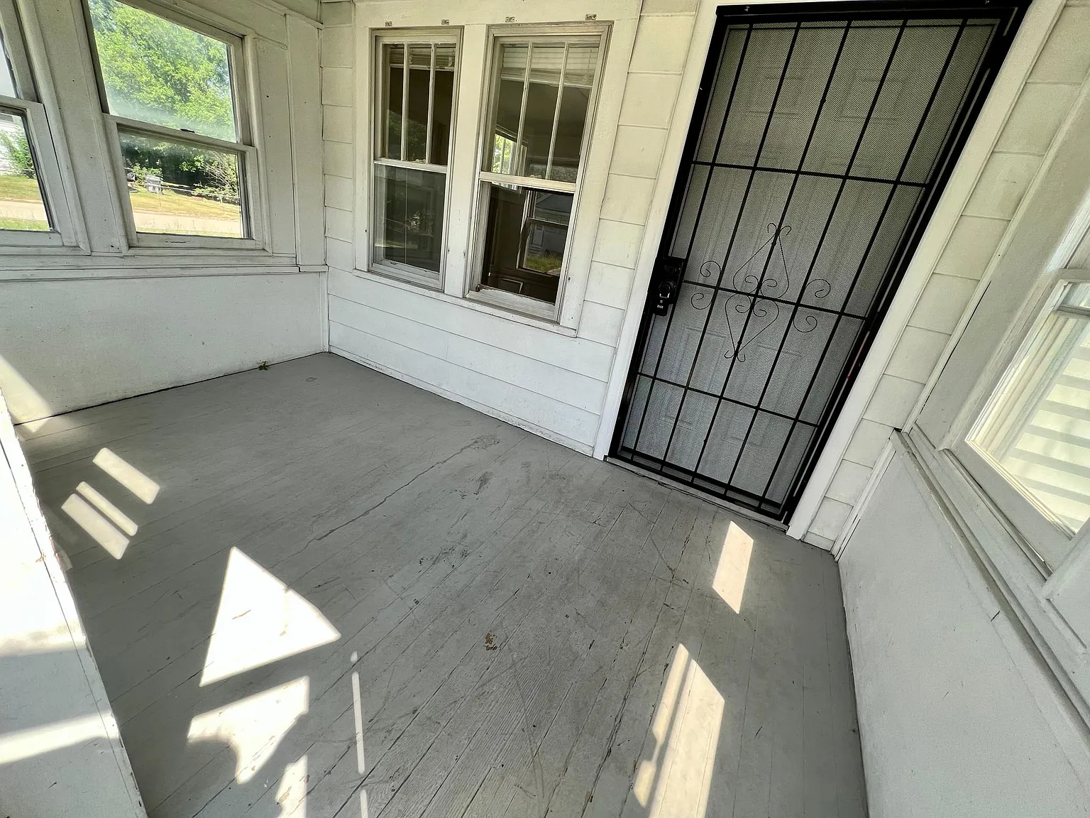 916 Lexington Ave — Photo 3