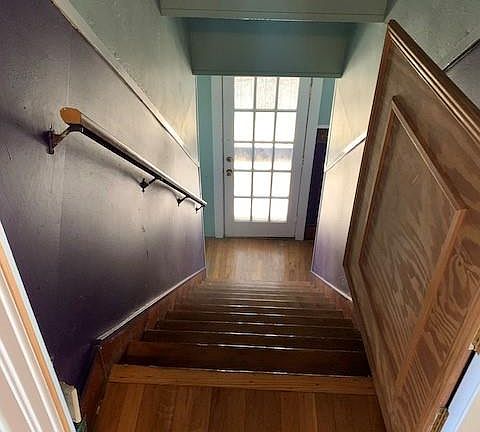 4th image of 107 W Johanna St #B