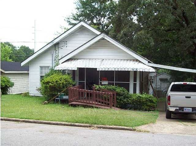2nd image of 2212 Greenville St