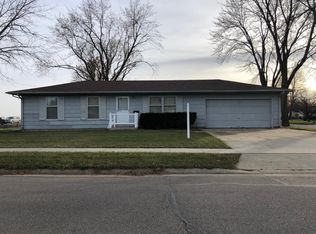 102 Prairie View Dr, Gilbert, IA 50105