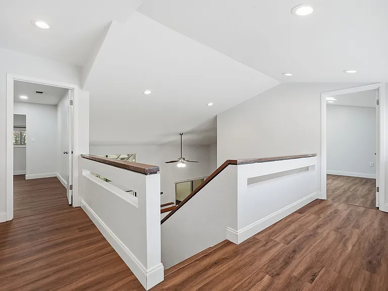 114 Gleneagles Dr — Photo 54