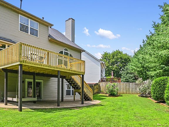 3rd image of 393 Shoreside Dr