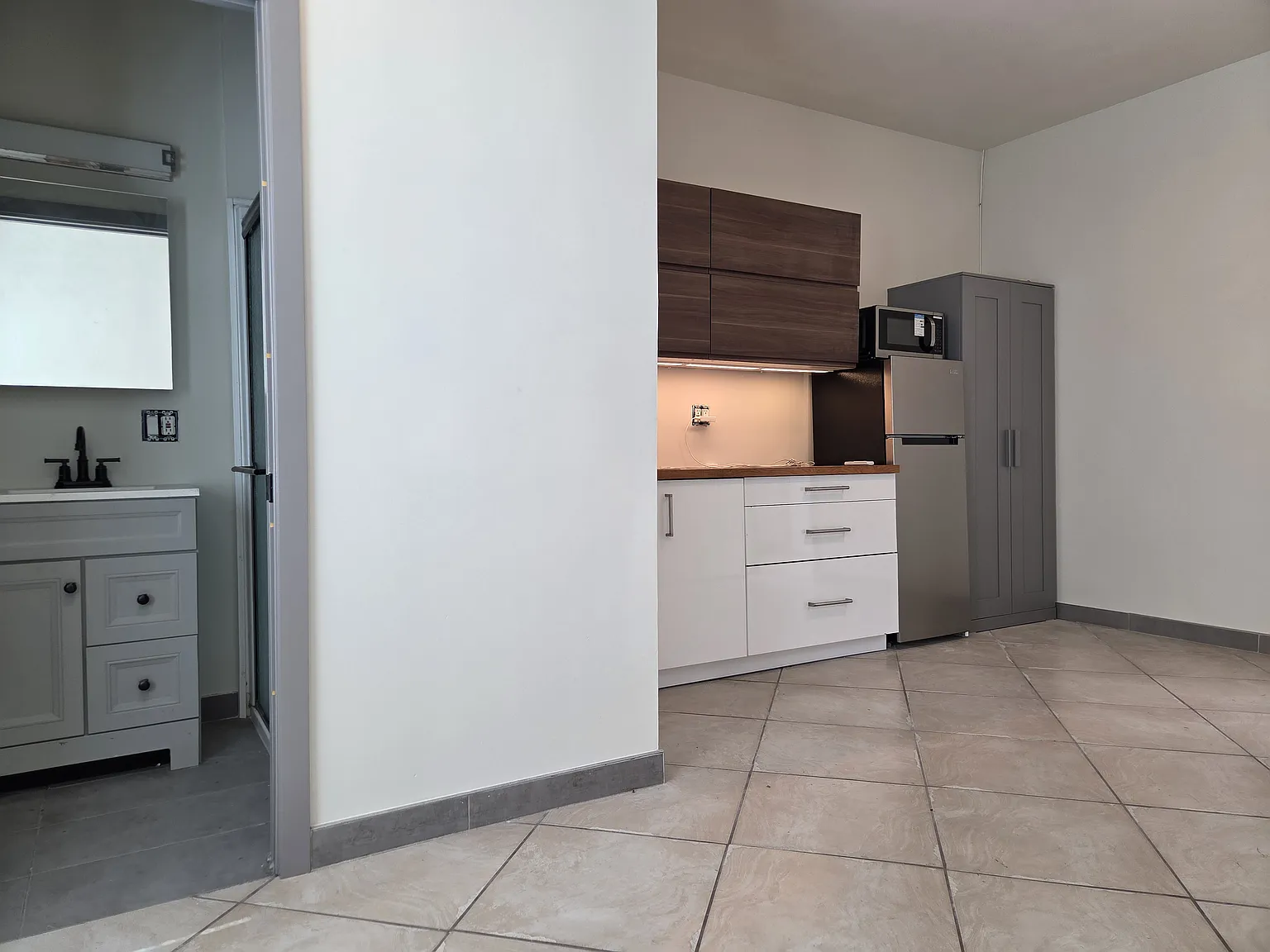 Studio, 300 sqft, $1,450 — Photo 4