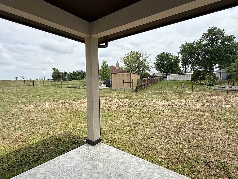 815 S State Highway 46 — Photo 21