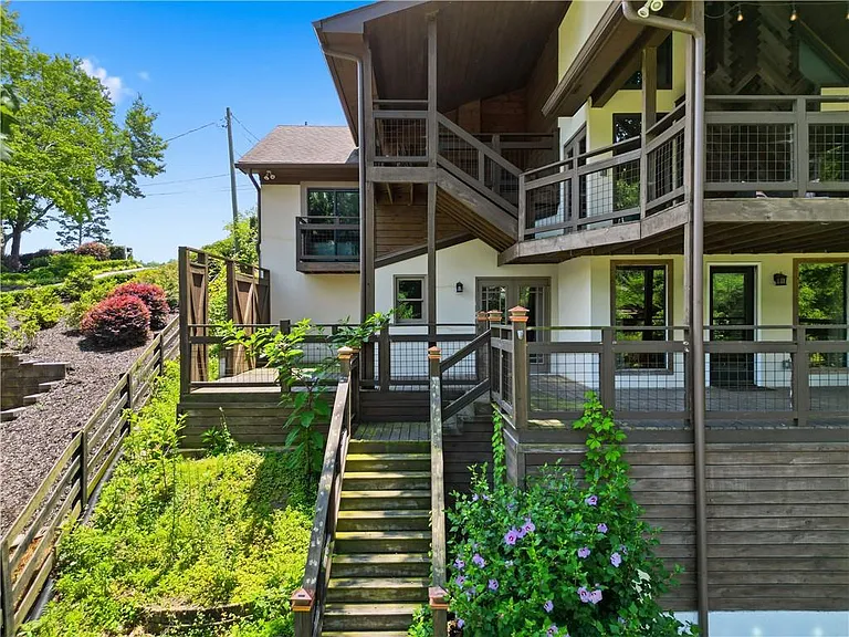 2115 Kemp Dr — Photo 35