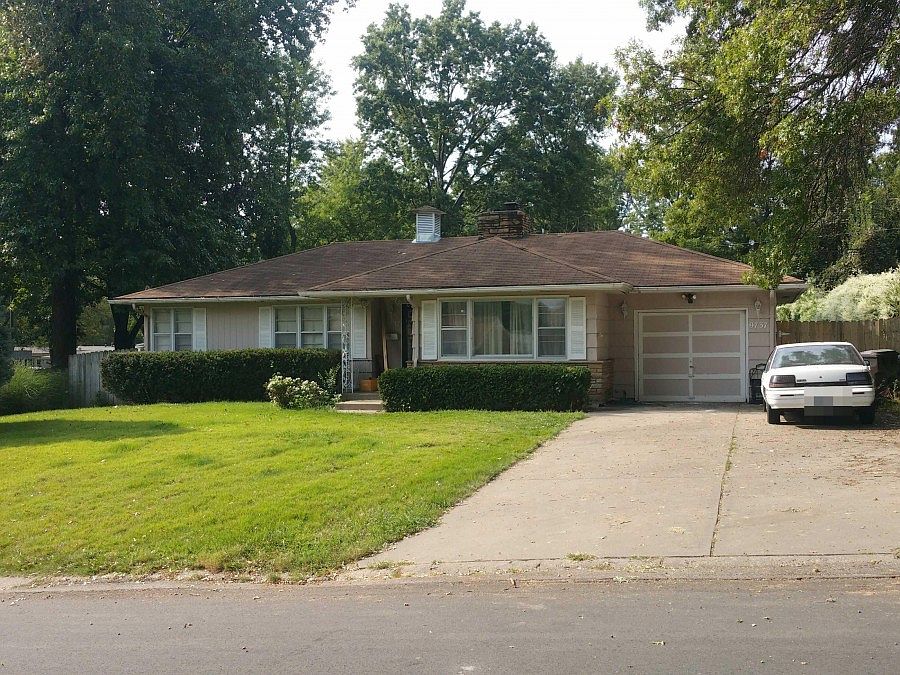 1st image of 9737 E 27th Ter S