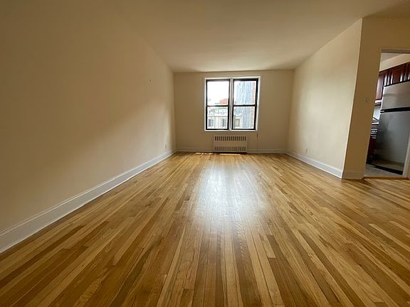 2nd image of 110 Bank St APT 4H