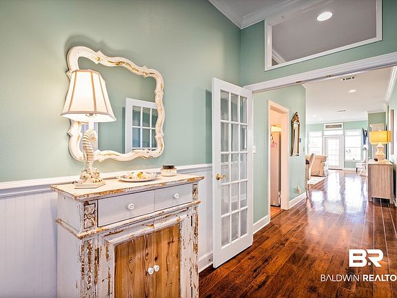 3rd image of 4 Yacht Club Dr APT 28