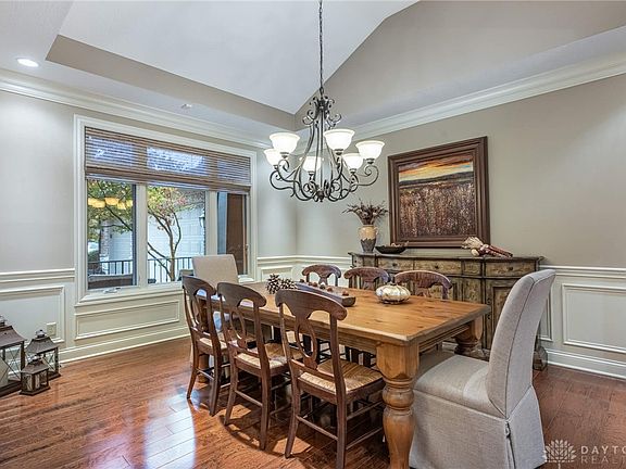 3rd image of 973 Gardenwood Pl