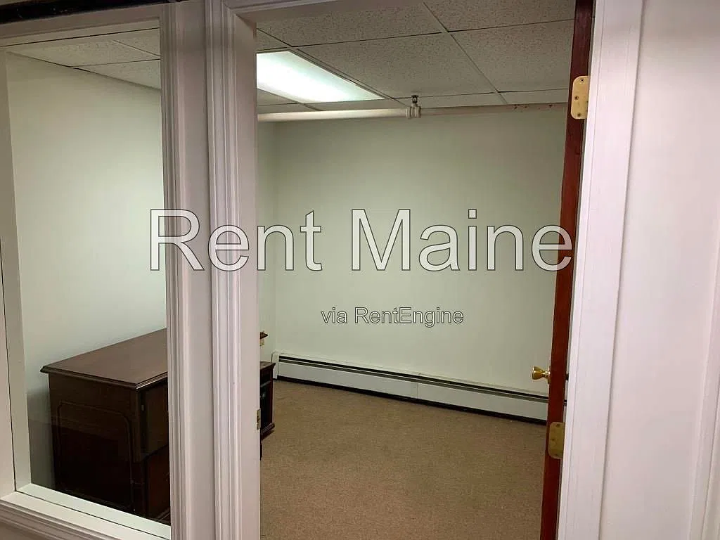 Studio, 1.0 bath, 800 sqft, $200 — Photo 2