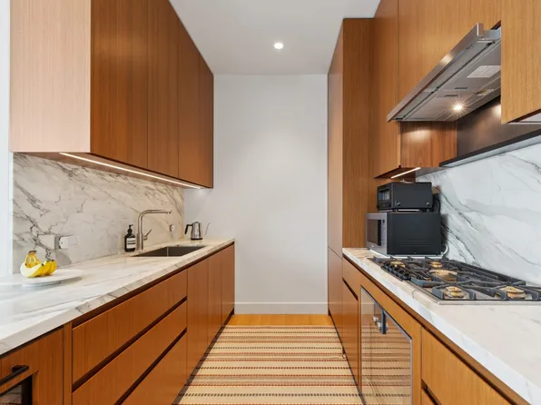15 East 30th Street 22C image 3 of 10