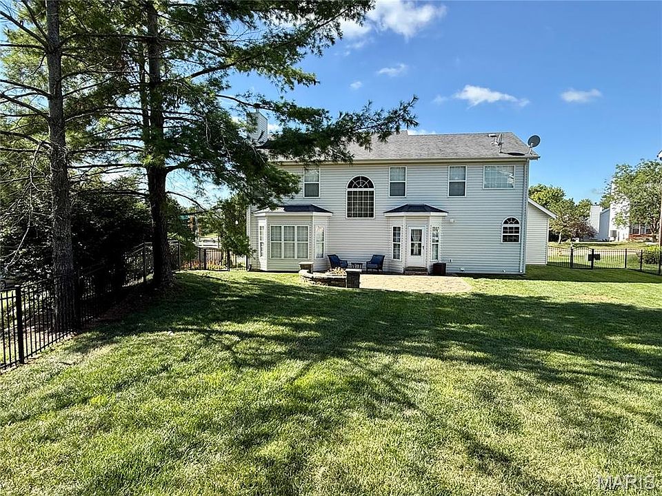2nd image of 498 Westglen Village Dr