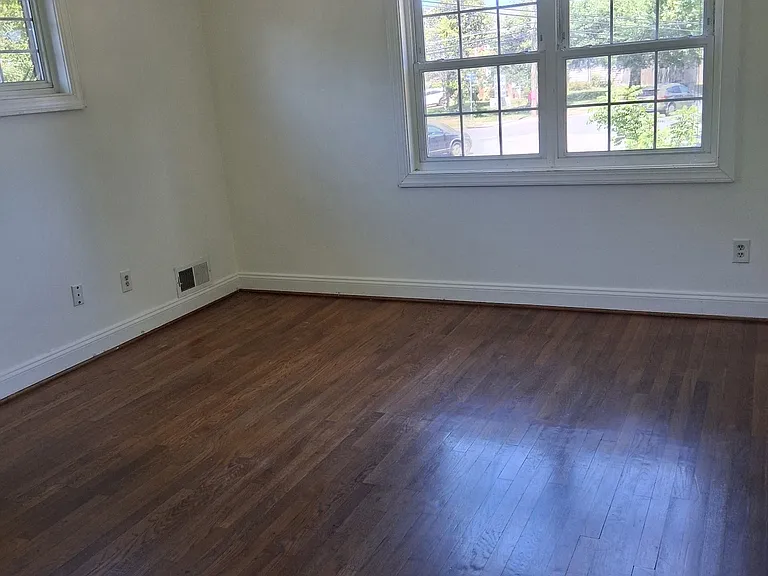 6921 Floyd Ave — Photo 4