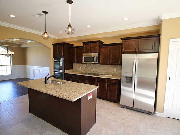 5th image of 191 Charleston Oaks