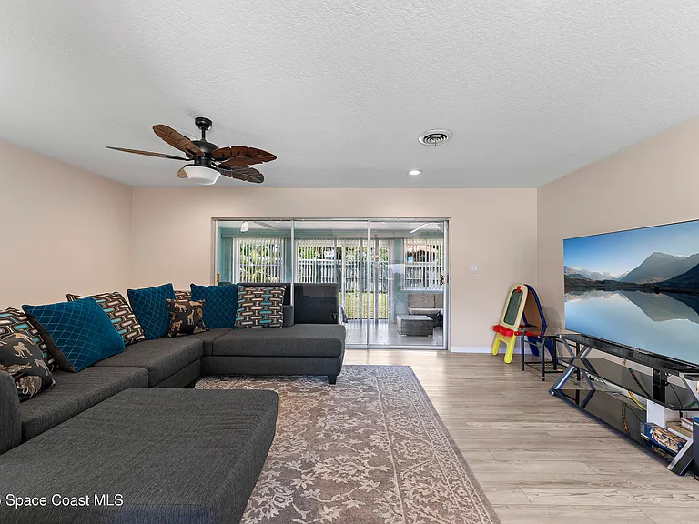 116 Royal Palm Ave — Photo 9