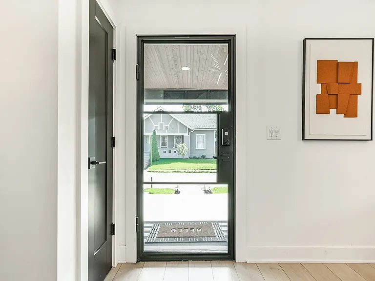 2058 Carrollton Ave — Photo 6