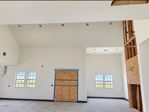 5th image of 2710 Louis Rd