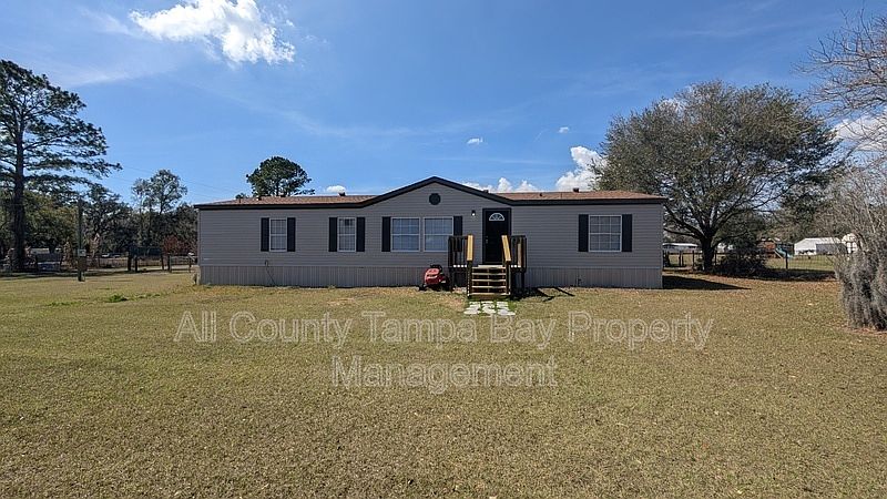 1st image of 3753 Oakwood Dr