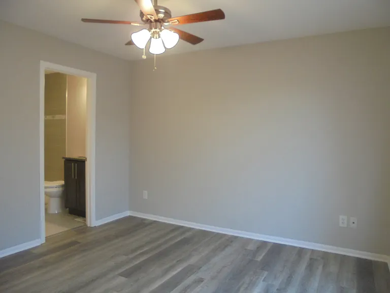 1847 Grandview Pl — Photo 17