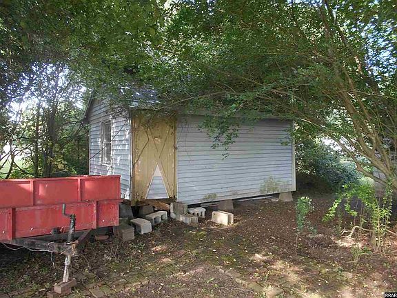 5th image of 314 Foster St
