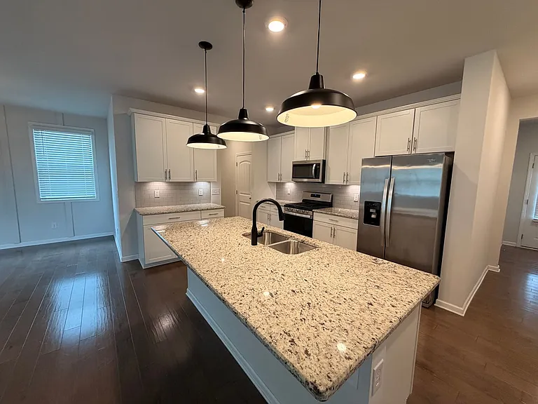 1103 Black Oak Dr — Photo 3
