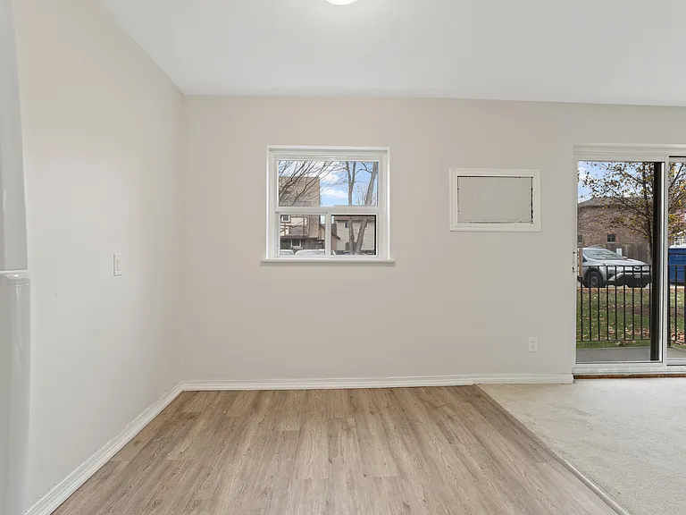 260 Randolph Pl — Photo 11