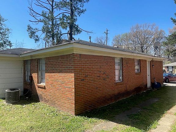 3rd image of 4466 Sumners Wells Rd