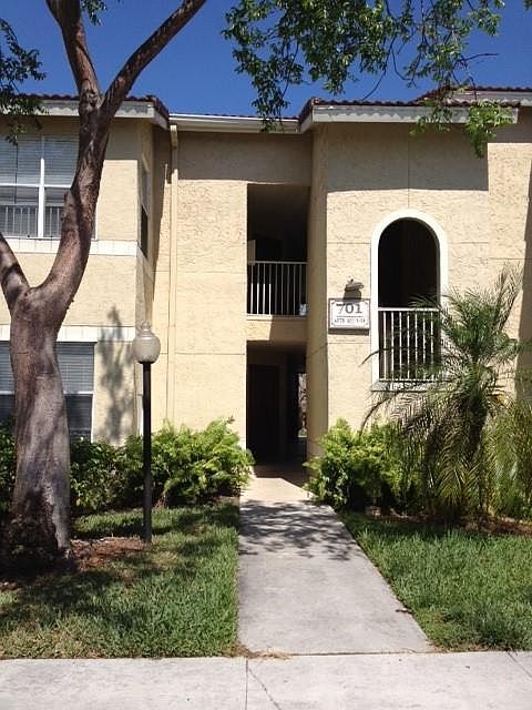 1st image of 701 Vista Isles Dr #701
