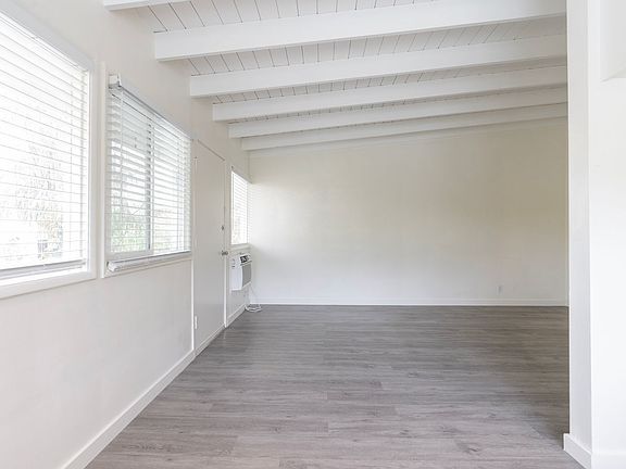 5th image of 4209 Radford Ave APT 4