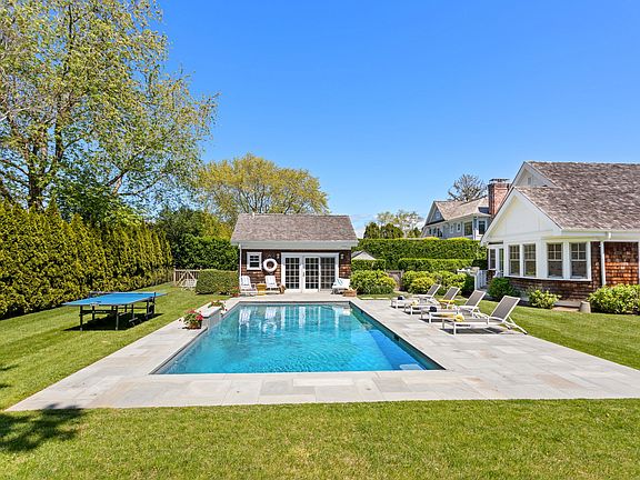 81 Leos Ln, Southampton, NY 11968 | Zillow