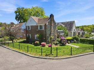 51 Cumberland Dr, Yonkers, NY 10704