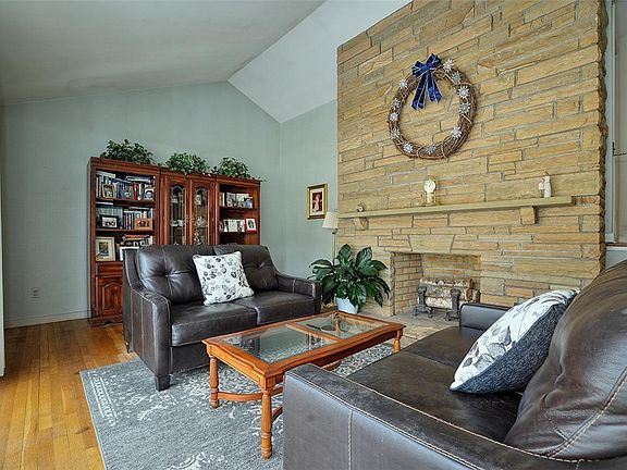 4th image of 3506 Ridgewood Dr