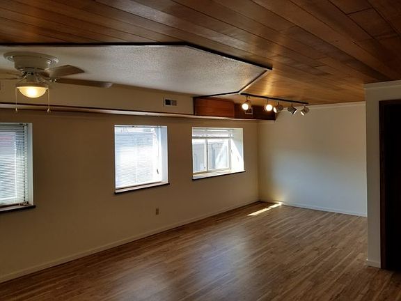 3rd image of 114 N 29th St