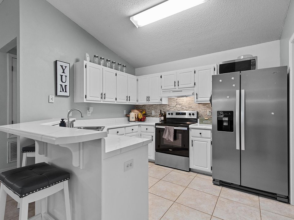 1st image of 392 Pristine Water Ln
